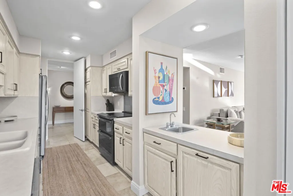 1630 S La Reina Way 3a, Palm Springs, California 92264 home-pic-19