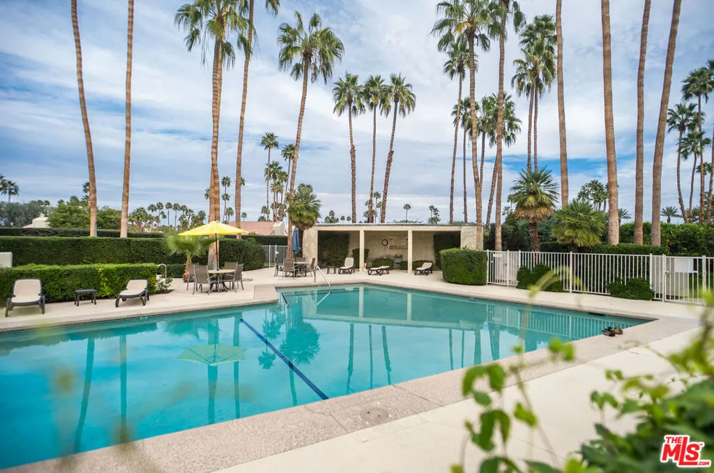 1630 S La Reina Way 3a, Palm Springs, California 92264 home-pic-32