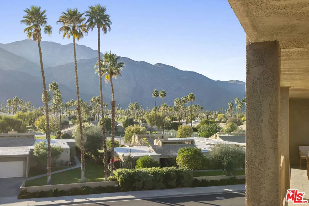 1630 S La Reina Way 3a, Palm Springs, California 92264 home-pic-15
