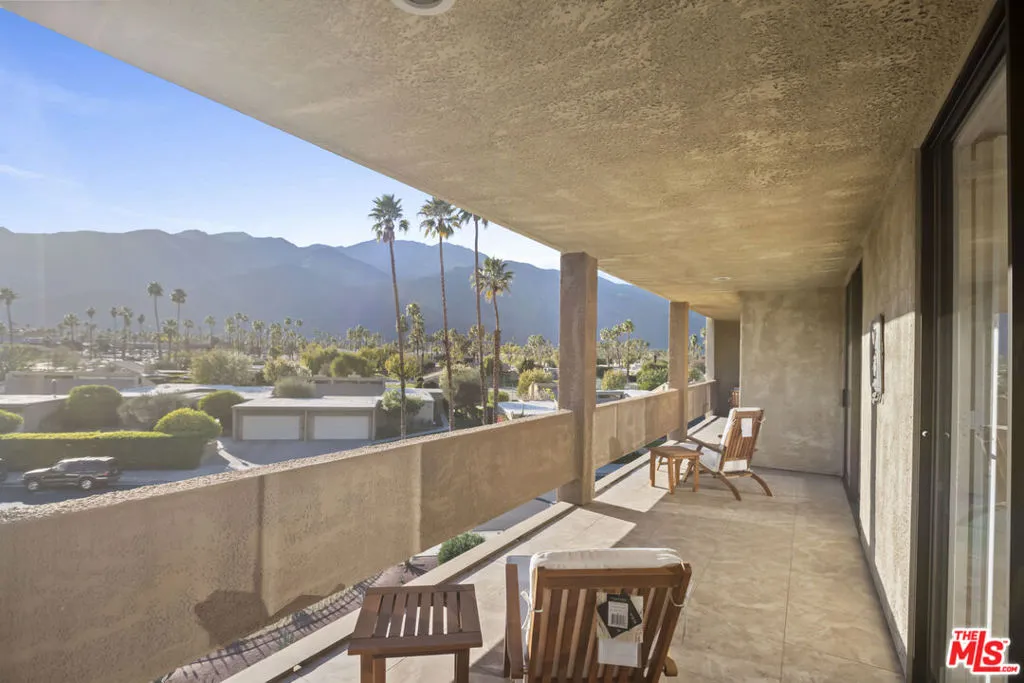 1630 S La Reina Way 3a, Palm Springs, California 92264 home-pic-16