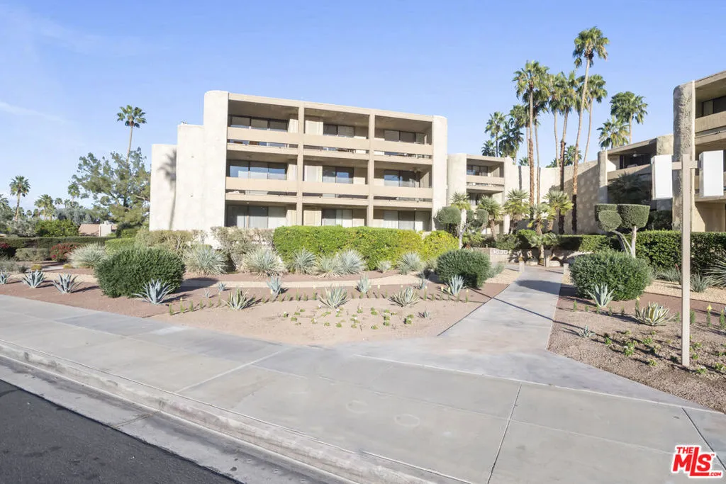 1630 S La Reina Way 3a, Palm Springs, California 92264 home-pic-30