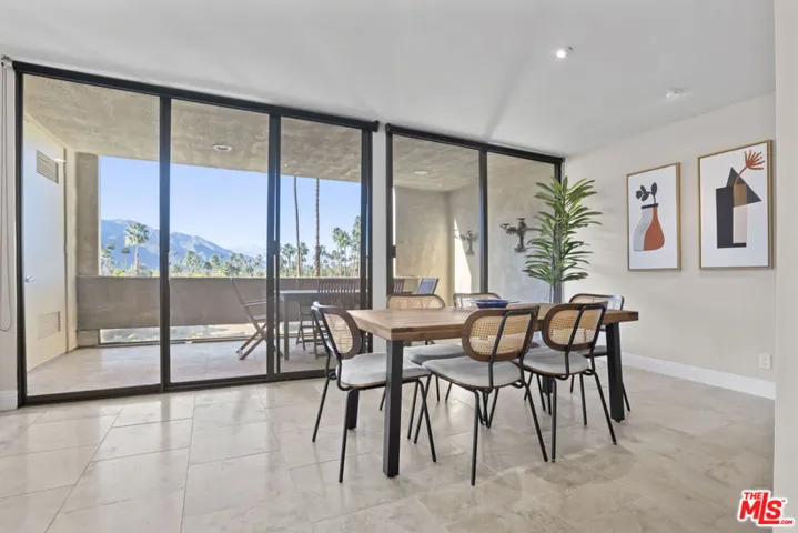 Dining to exterior dining