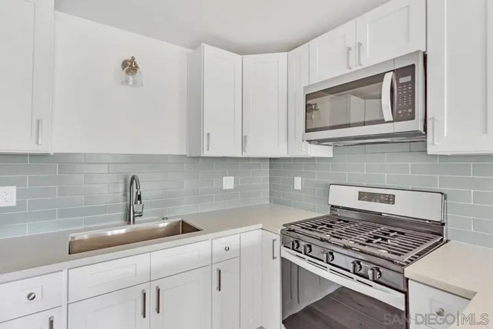 Kitchen 4922 Muir Ave