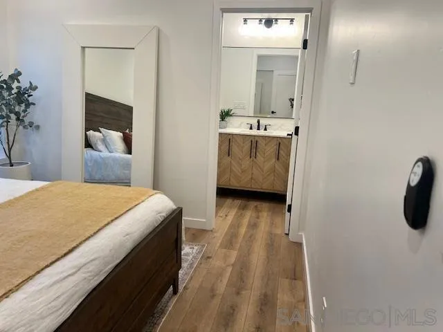 Primary bed 3 / bath 4926 Muir Ave