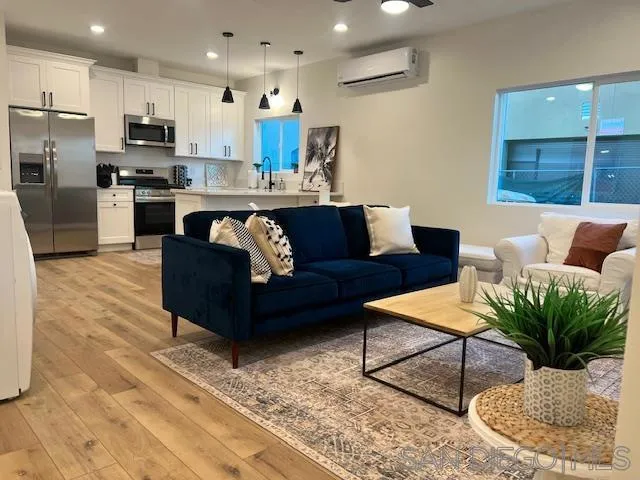 Living Room 4926 Muir Ave