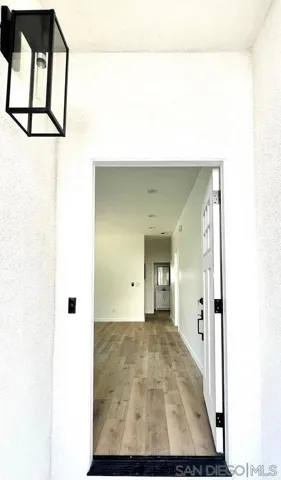 Front Entrance 4926 Muir Ave ground level