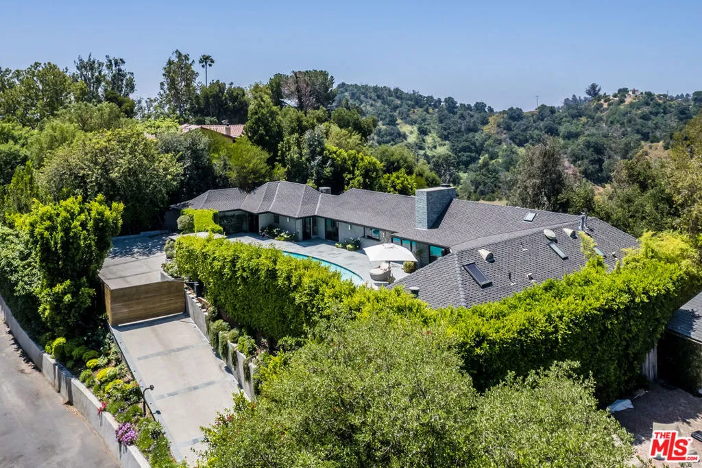 3035 Lake Glen Drive, Beverly Hills, California 90210 home-pic-25
