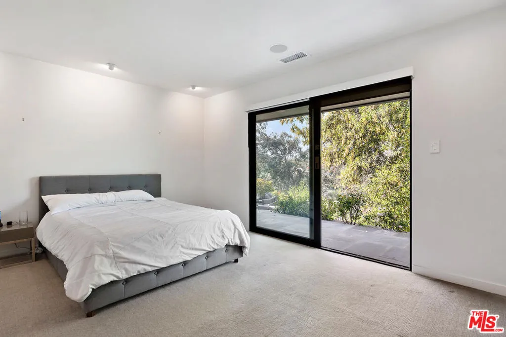 3035 Lake Glen Drive, Beverly Hills, California 90210 home-pic-12