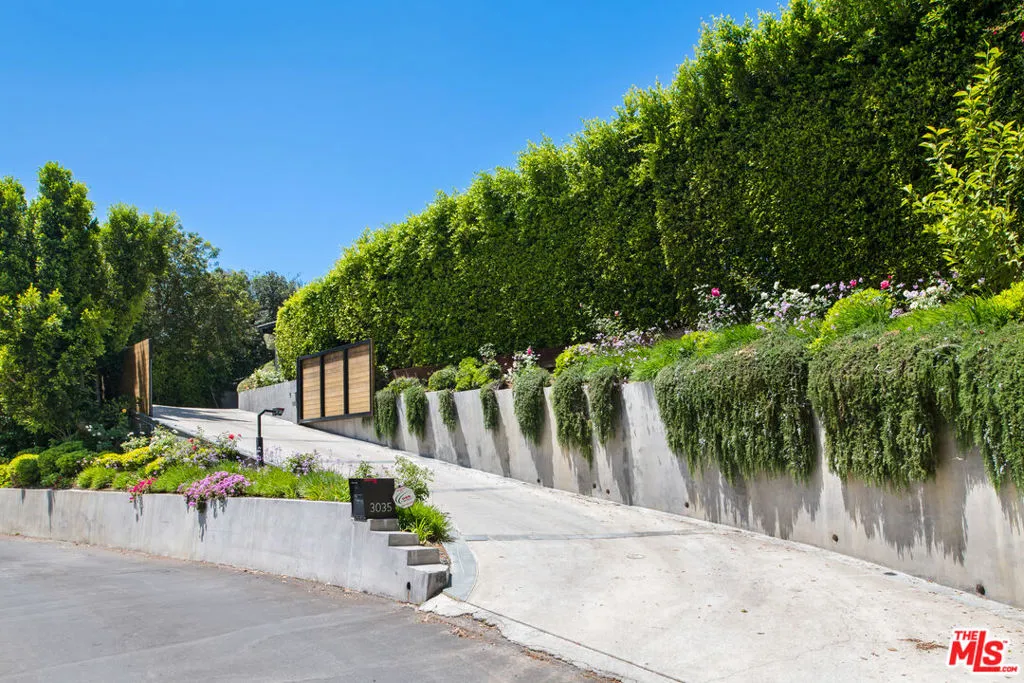 3035 Lake Glen Drive, Beverly Hills, California 90210 home-pic-22