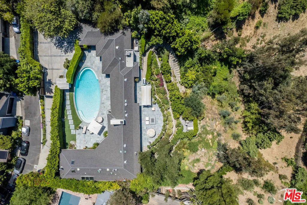 3035 Lake Glen Drive, Beverly Hills, California 90210 home-pic-18