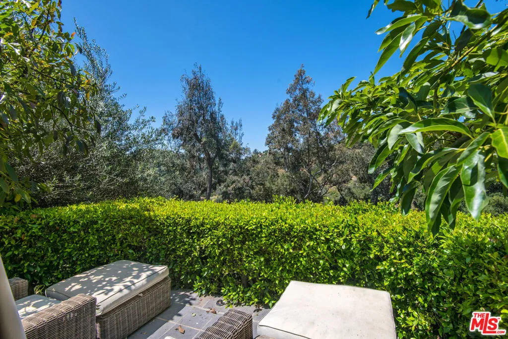 3035 Lake Glen Drive, Beverly Hills, California 90210 home-pic-20