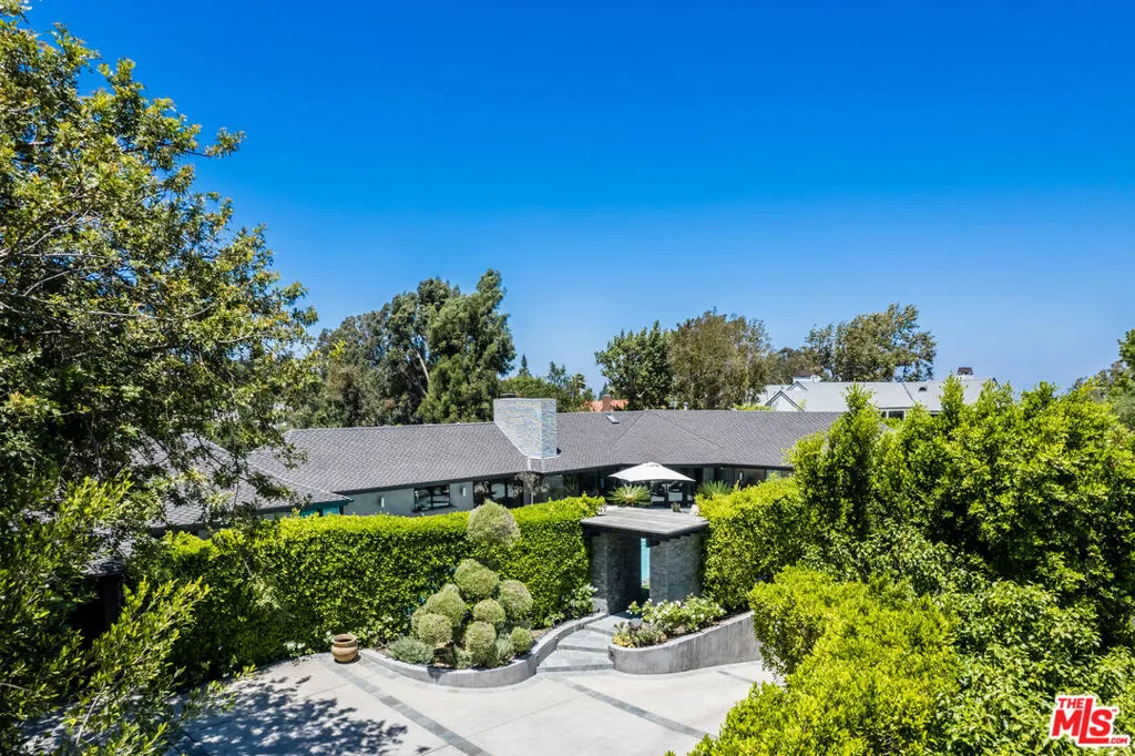 3035 Lake Glen Drive, Beverly Hills, California 90210 home-pic-19
