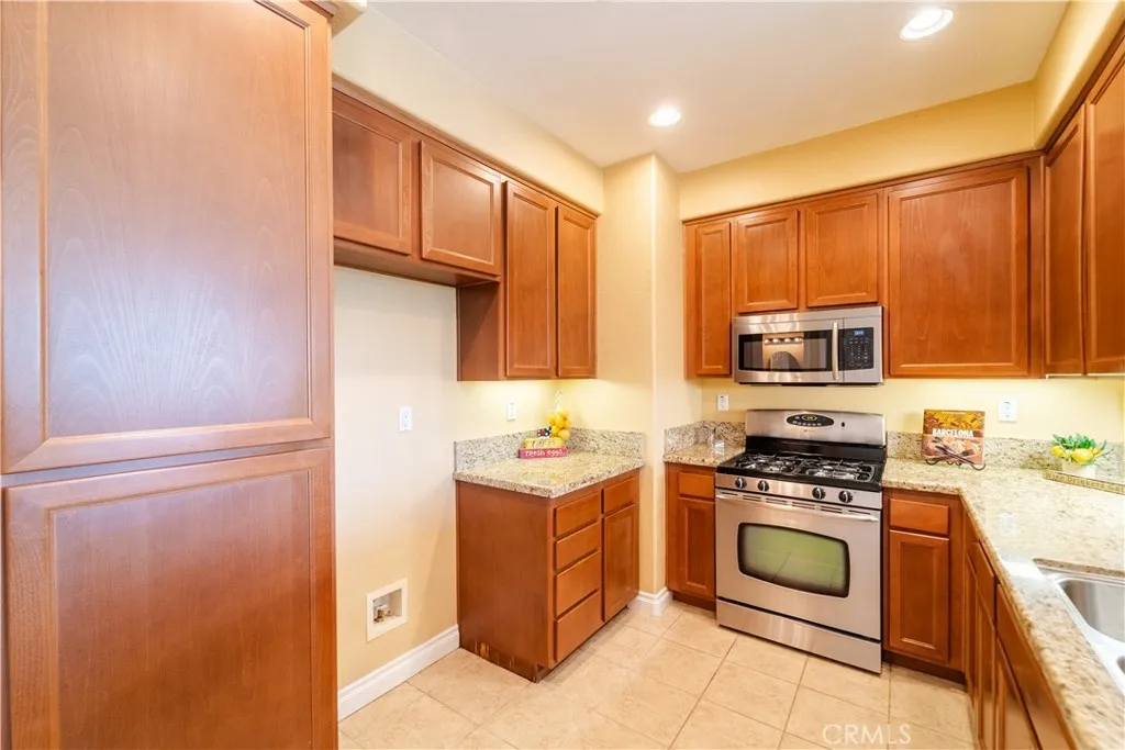 25056 Driftoak, Murrieta, California 92562 home-pic-12