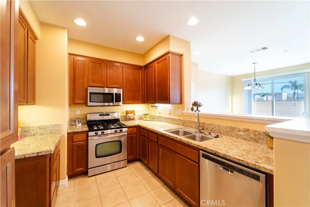 25056 Driftoak, Murrieta, California 92562 home-pic-13