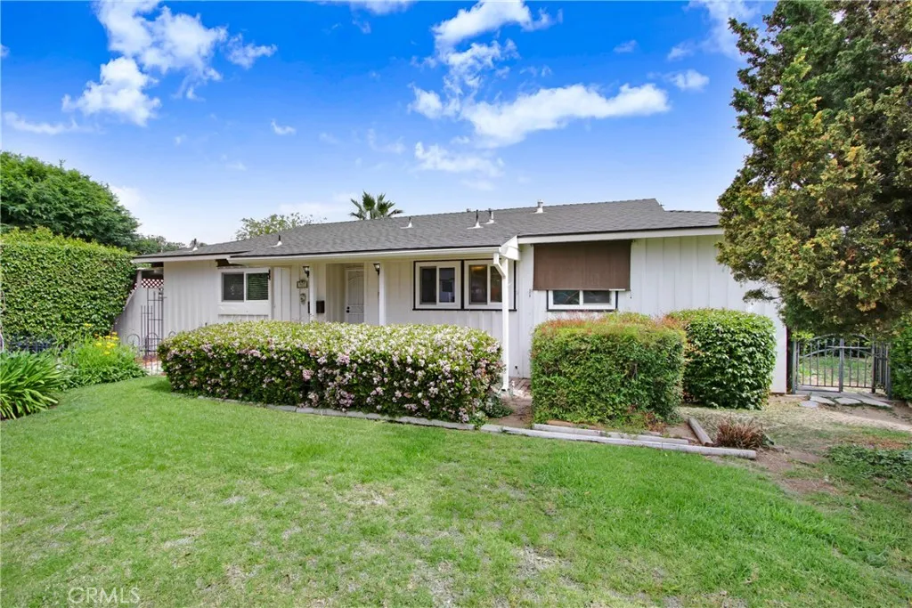 927 Alta Loma Drive, Corona, California 92882 home-pic-3