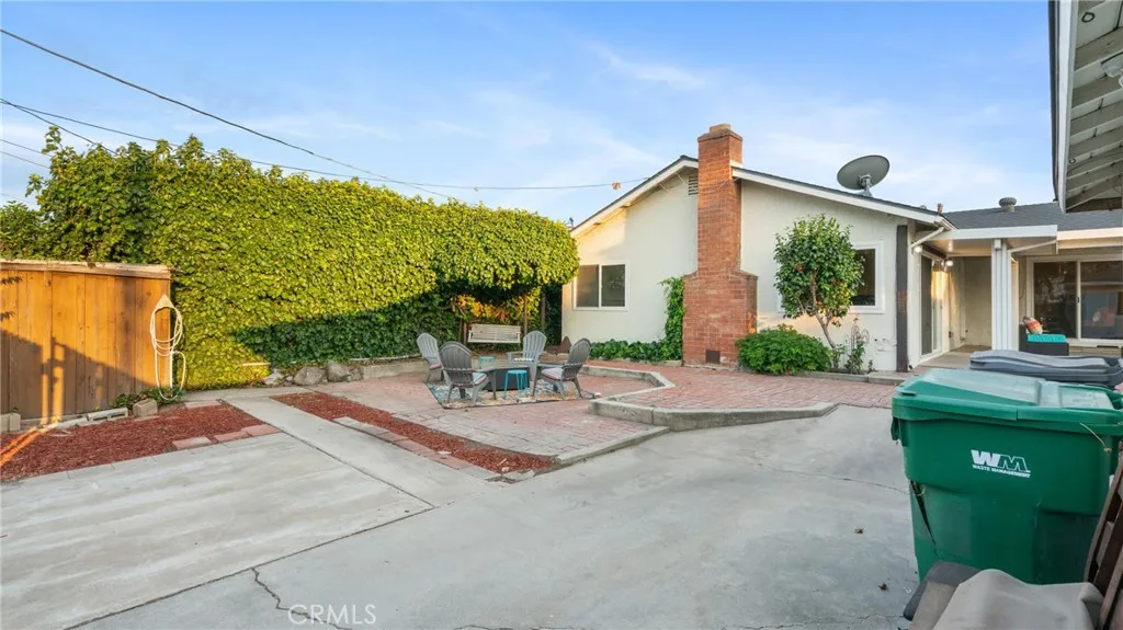 927 Alta Loma Drive, Corona, California 92882 home-pic-39