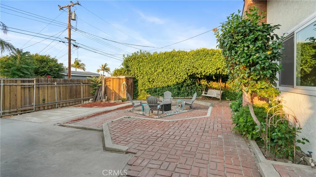 927 Alta Loma Drive, Corona, California 92882 home-pic-38