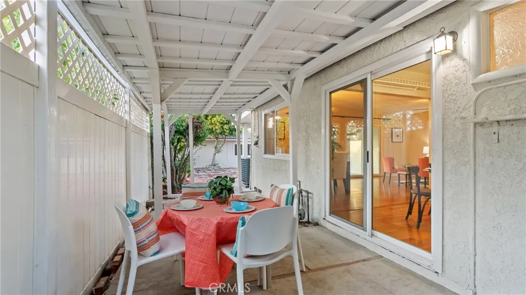 927 Alta Loma Drive, Corona, California 92882 home-pic-36