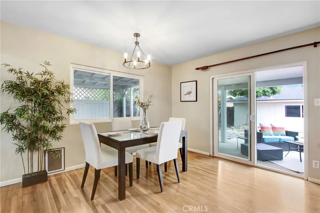 927 Alta Loma Drive, Corona, California 92882 home-pic-12