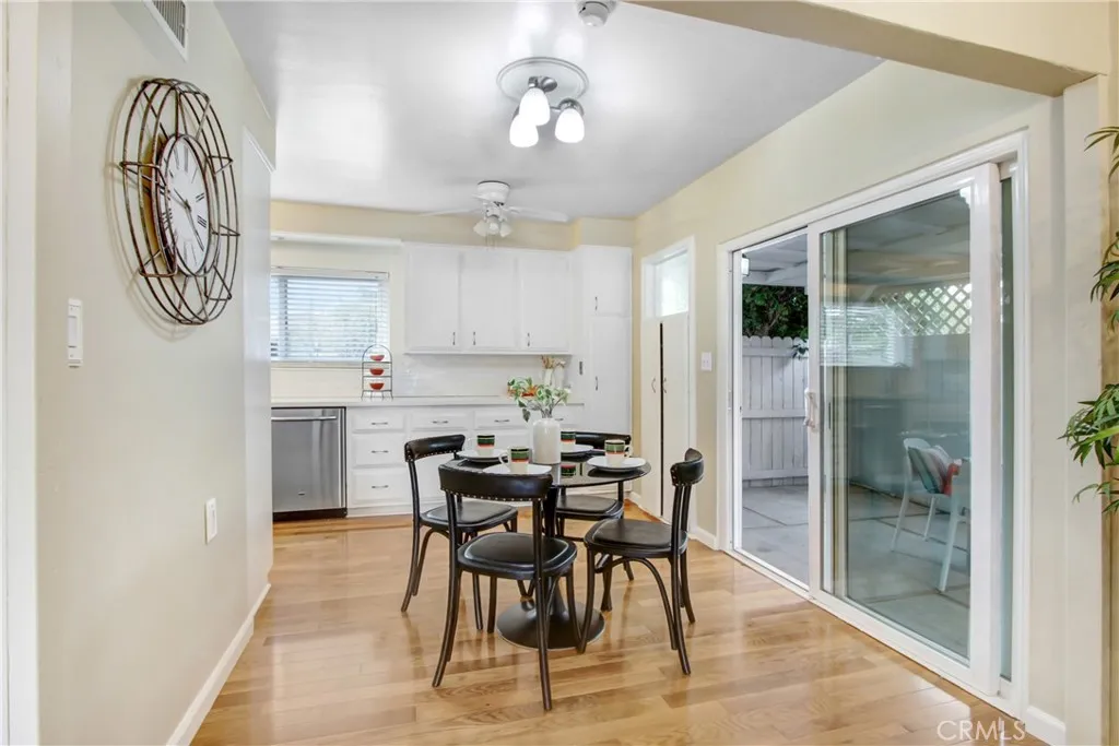 927 Alta Loma Drive, Corona, California 92882 home-pic-13