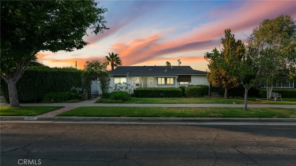 927 Alta Loma Drive, Corona, California 92882 home-pic-4
