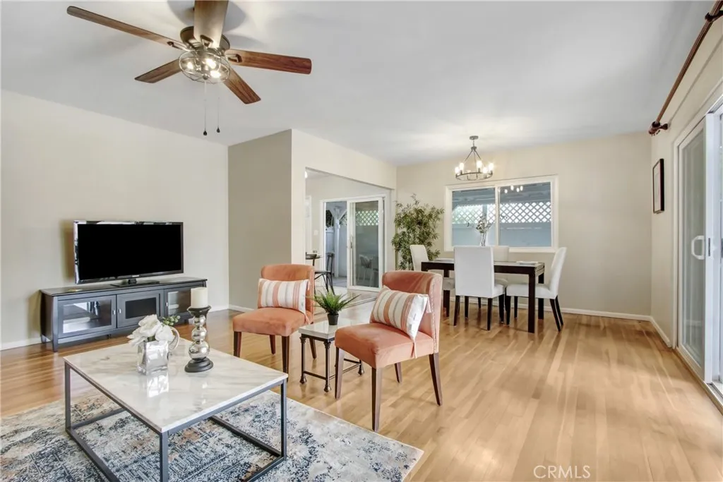 927 Alta Loma Drive, Corona, California 92882 home-pic-10