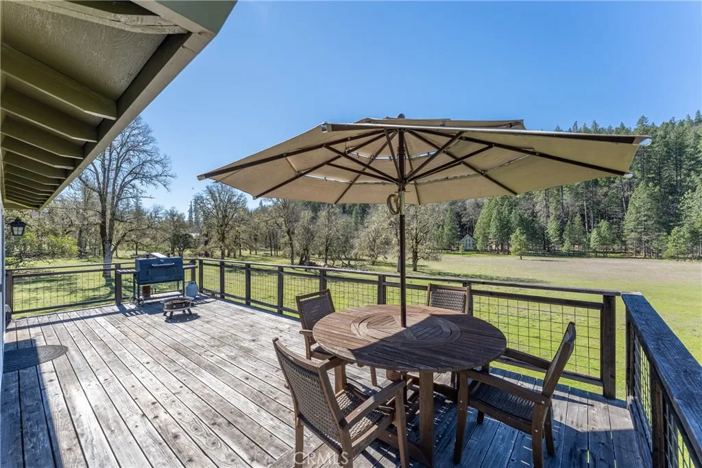 Deck with beautiful views
