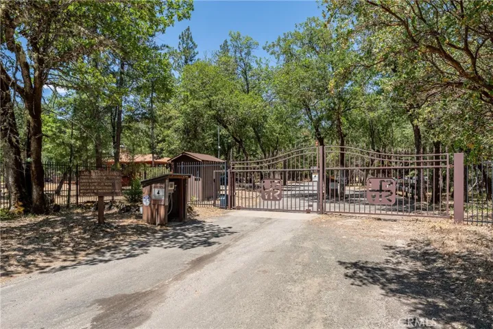 Private gated entry
