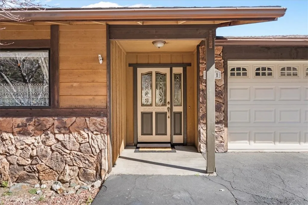 5471 Zurich Drive, Wrightwood, California 92397 home-pic-6