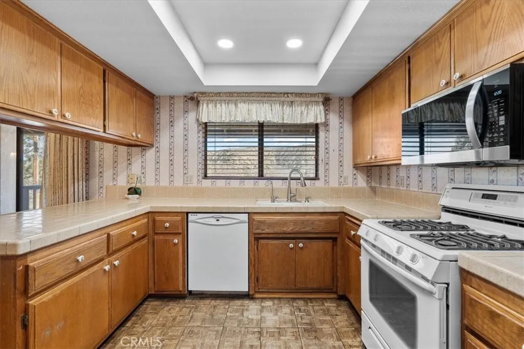 5471 Zurich Drive, Wrightwood, California 92397 home-pic-14