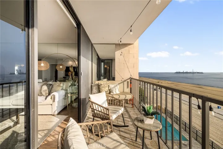 Balcony facing south towards Belmont pier/Seal Beach