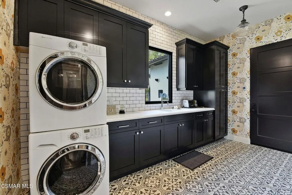 1st Level Laundry
