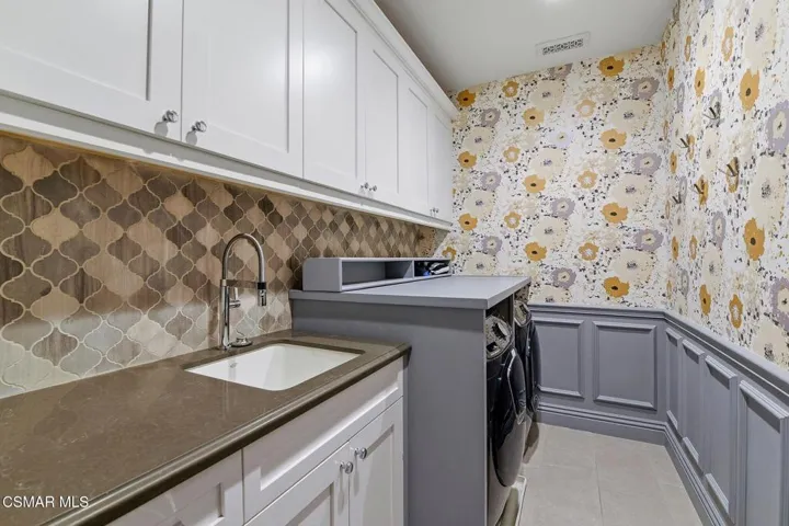 2nd Level Laundry
