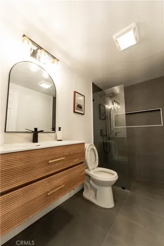 Guest Bath 1 - Front