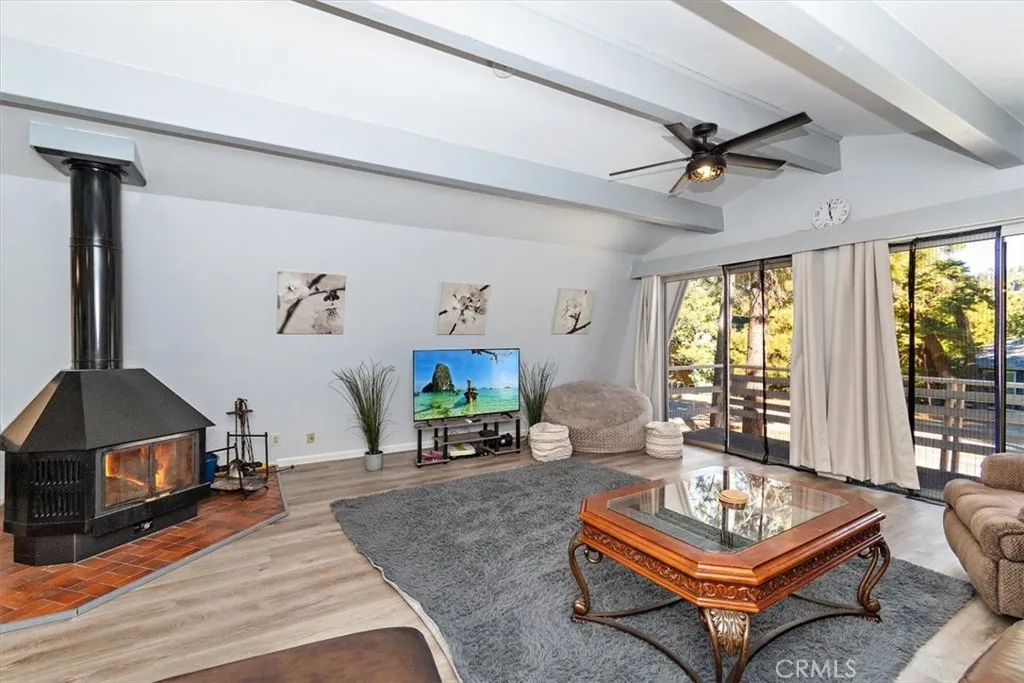 598 Dahlia Drive, Green Valley Lake, California 92341 home-pic-5