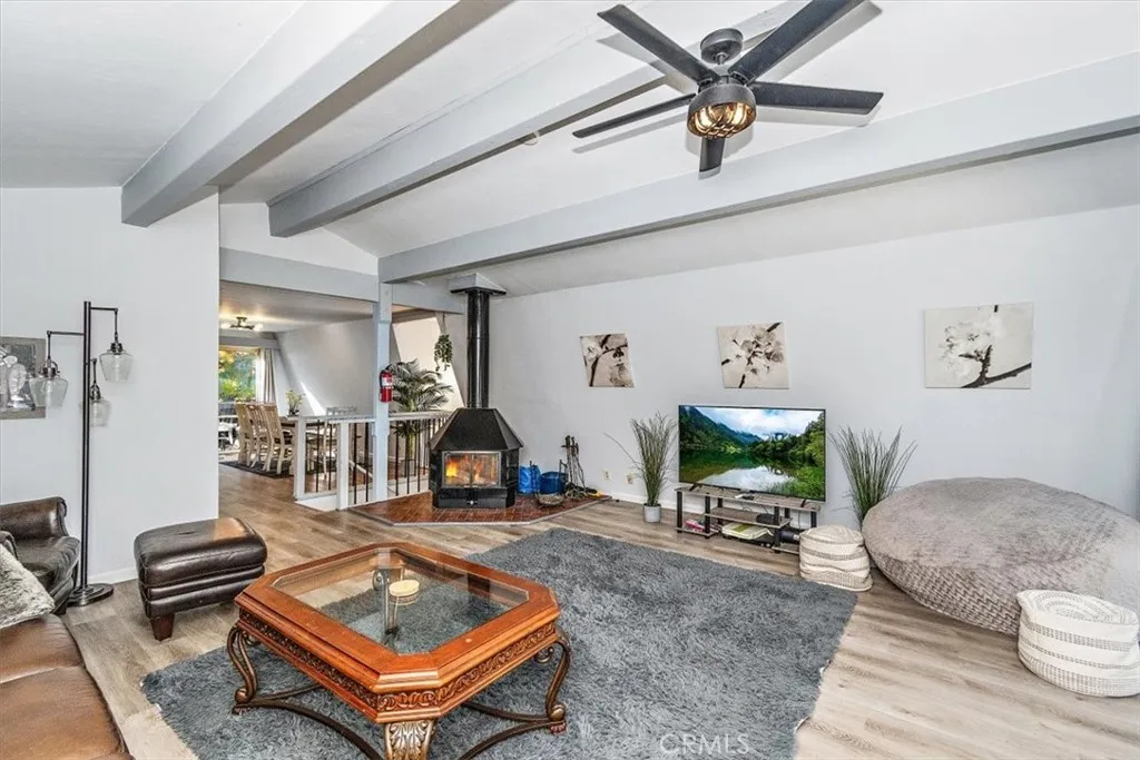 598 Dahlia Drive, Green Valley Lake, California 92341 home-pic-8