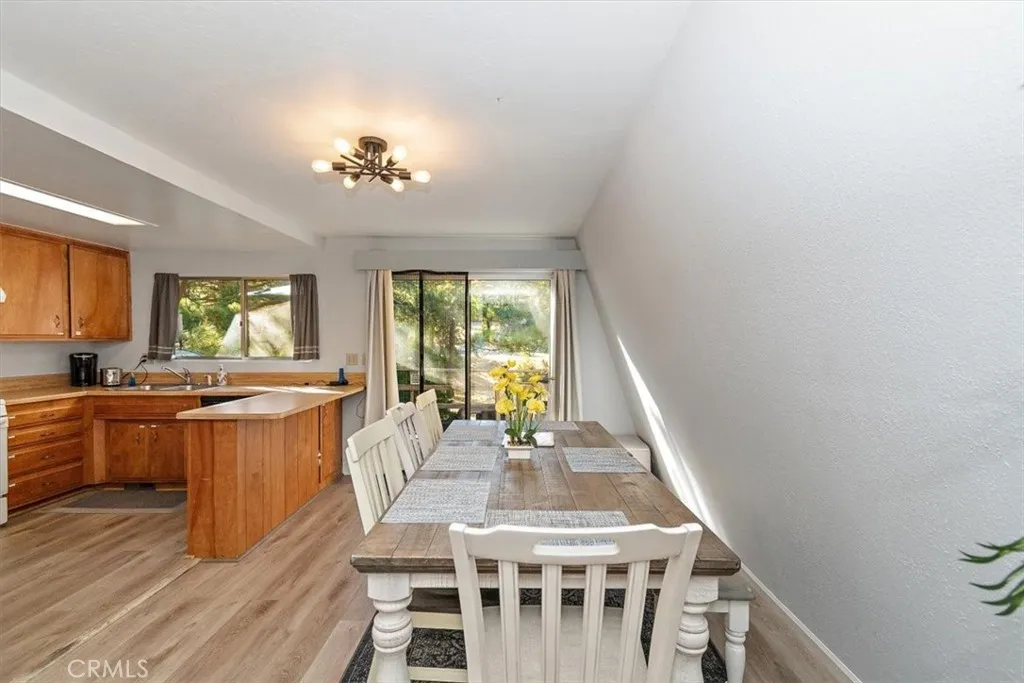 598 Dahlia Drive, Green Valley Lake, California 92341 home-pic-11