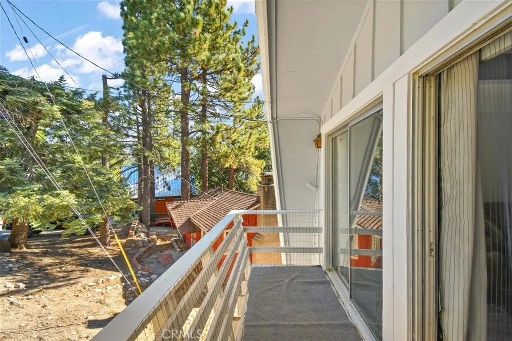 598 Dahlia Drive, Green Valley Lake, California 92341 home-pic-32
