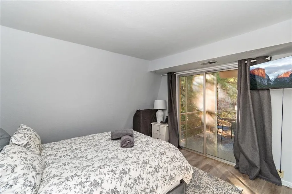 598 Dahlia Drive, Green Valley Lake, California 92341 home-pic-22