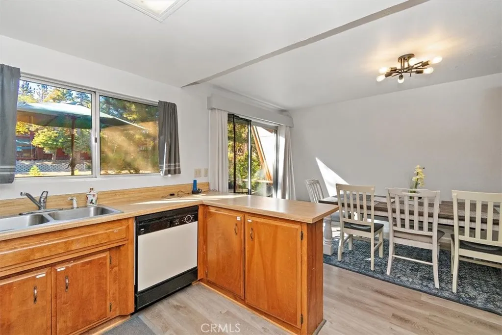 598 Dahlia Drive, Green Valley Lake, California 92341 home-pic-13