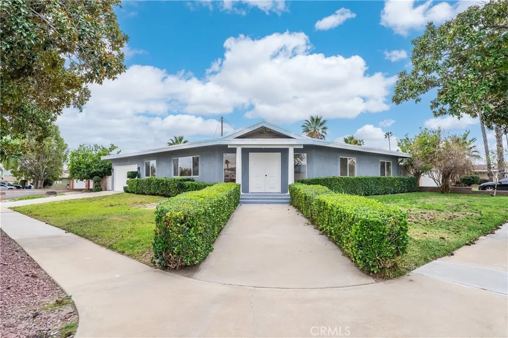 9092 Tangelo, Fontana, California 92335 home-pic-37