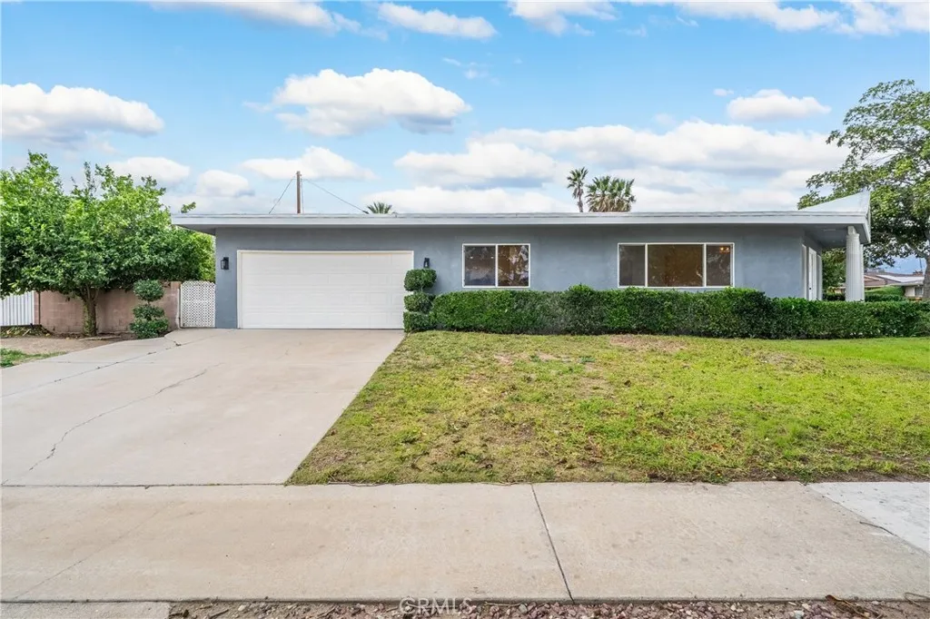 9092 Tangelo, Fontana, California 92335 home-pic-35