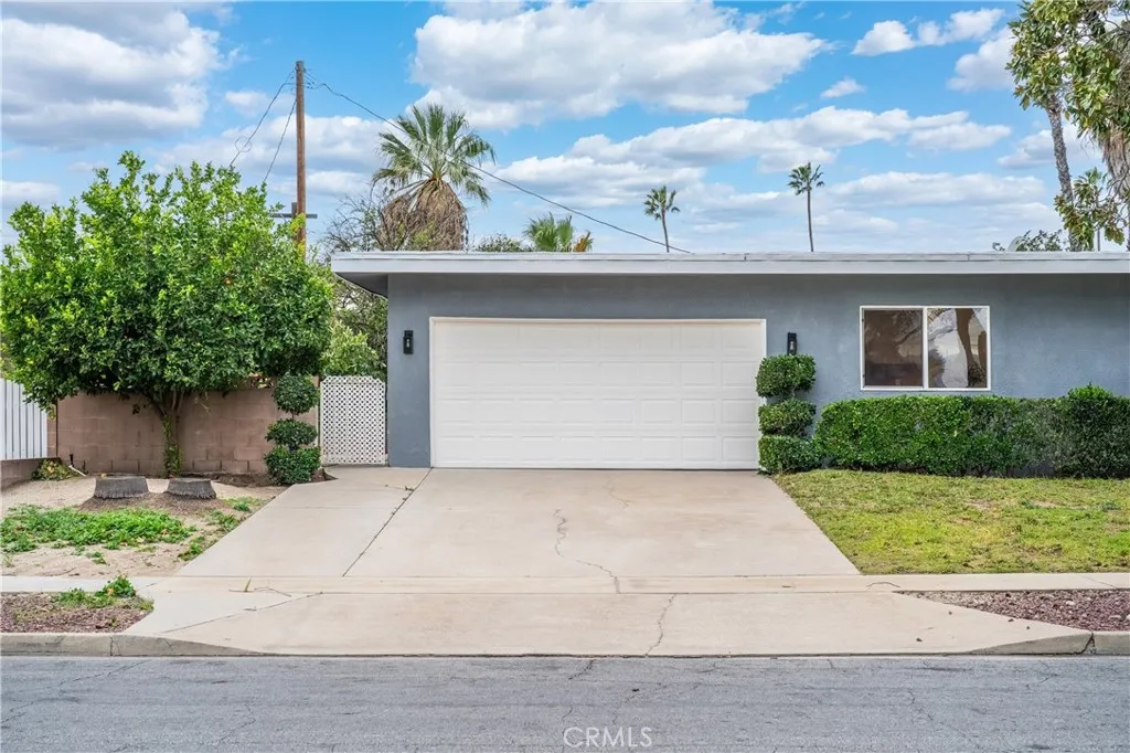 9092 Tangelo, Fontana, California 92335 home-pic-40