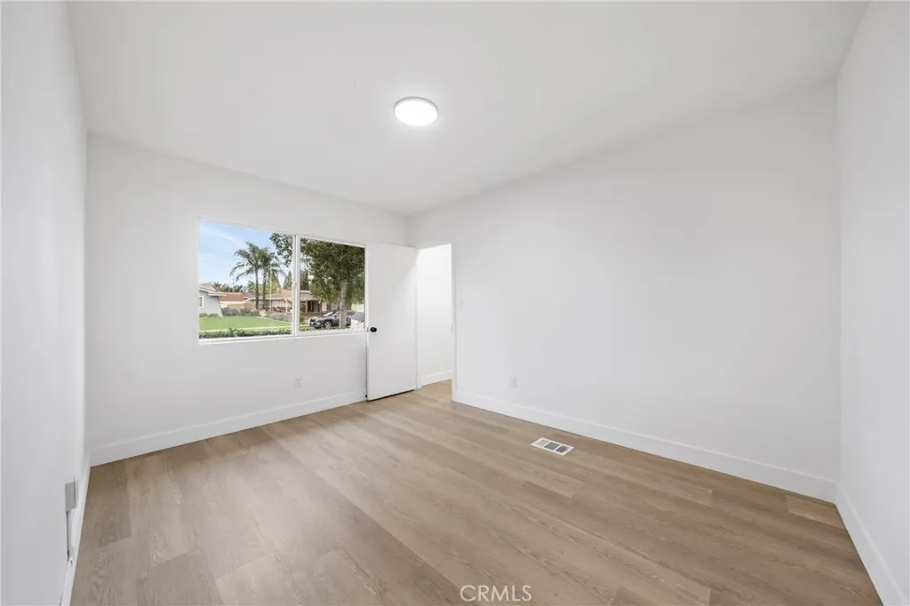 9092 Tangelo, Fontana, California 92335 home-pic-15