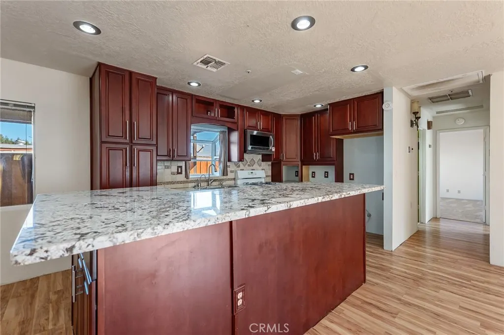 6411 Mountain View, Joshua Tree, California 92252 home-pic-6