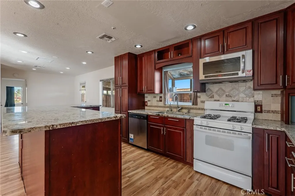 6411 Mountain View, Joshua Tree, California 92252 home-pic-7