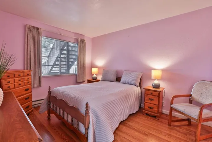 2 master bedrooms! walking closets!