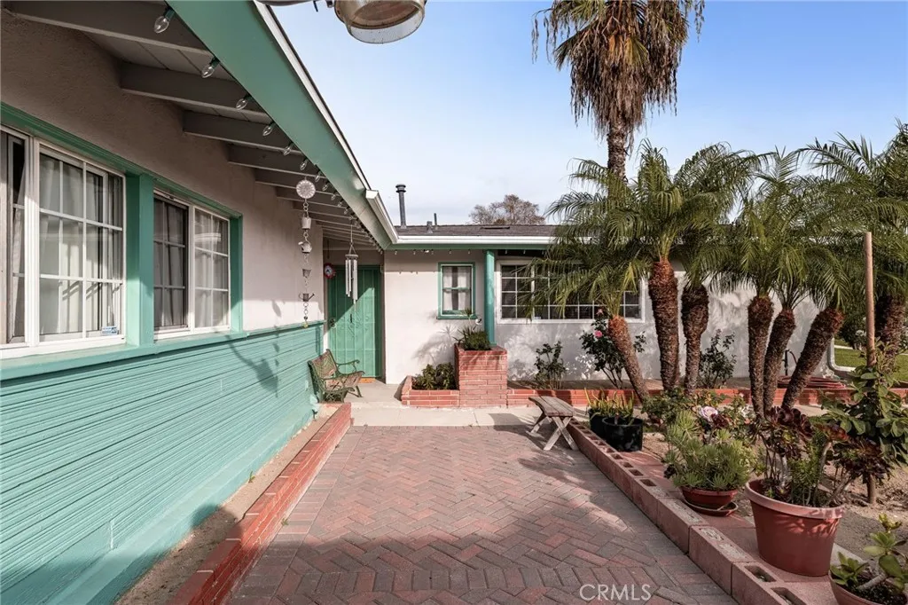 911 E La Verne, Pomona, California 91767 home-pic-5