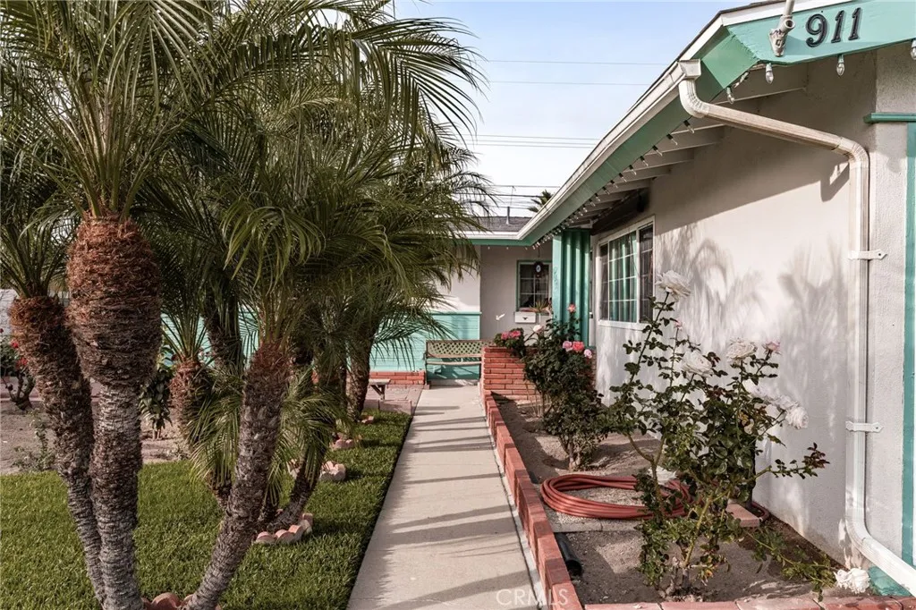 911 E La Verne, Pomona, California 91767 home-pic-4