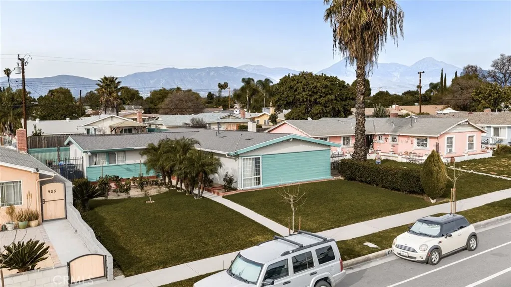 911 E La Verne, Pomona, California 91767 home-pic-32